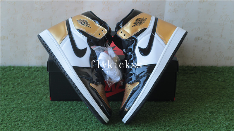 Authentic Air Jordan 1 Retro High OG Golden Toe